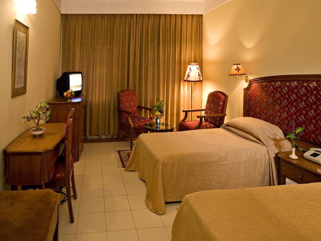 Hotel Kalinga Ashok Bhubaneswar Zewnętrze zdjęcie