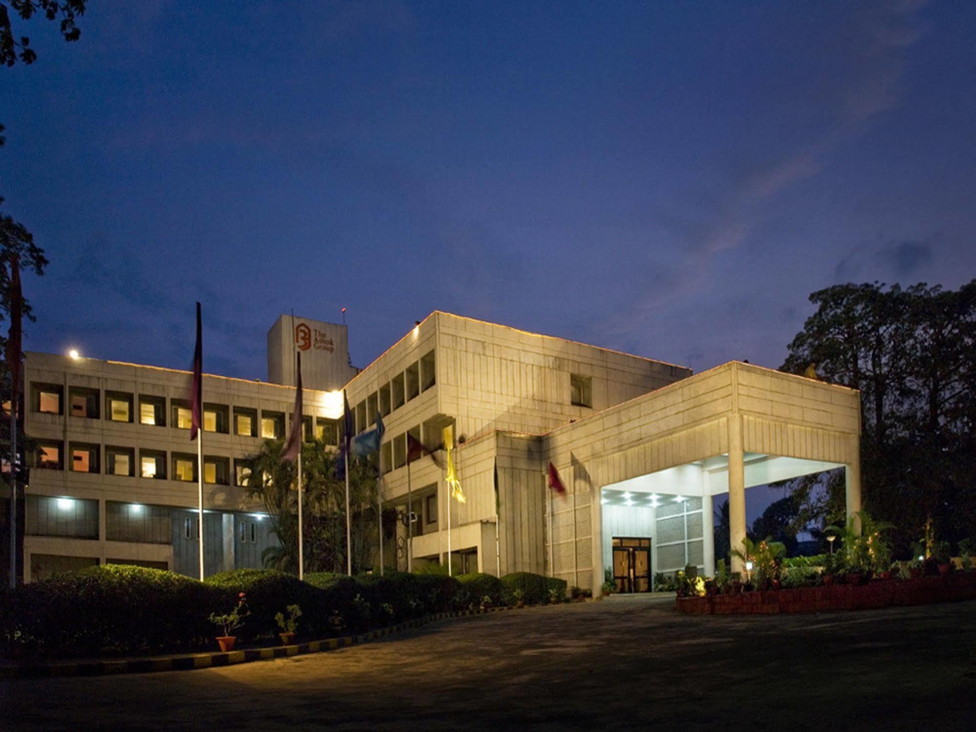 Hotel Kalinga Ashok Bhubaneswar Zewnętrze zdjęcie
