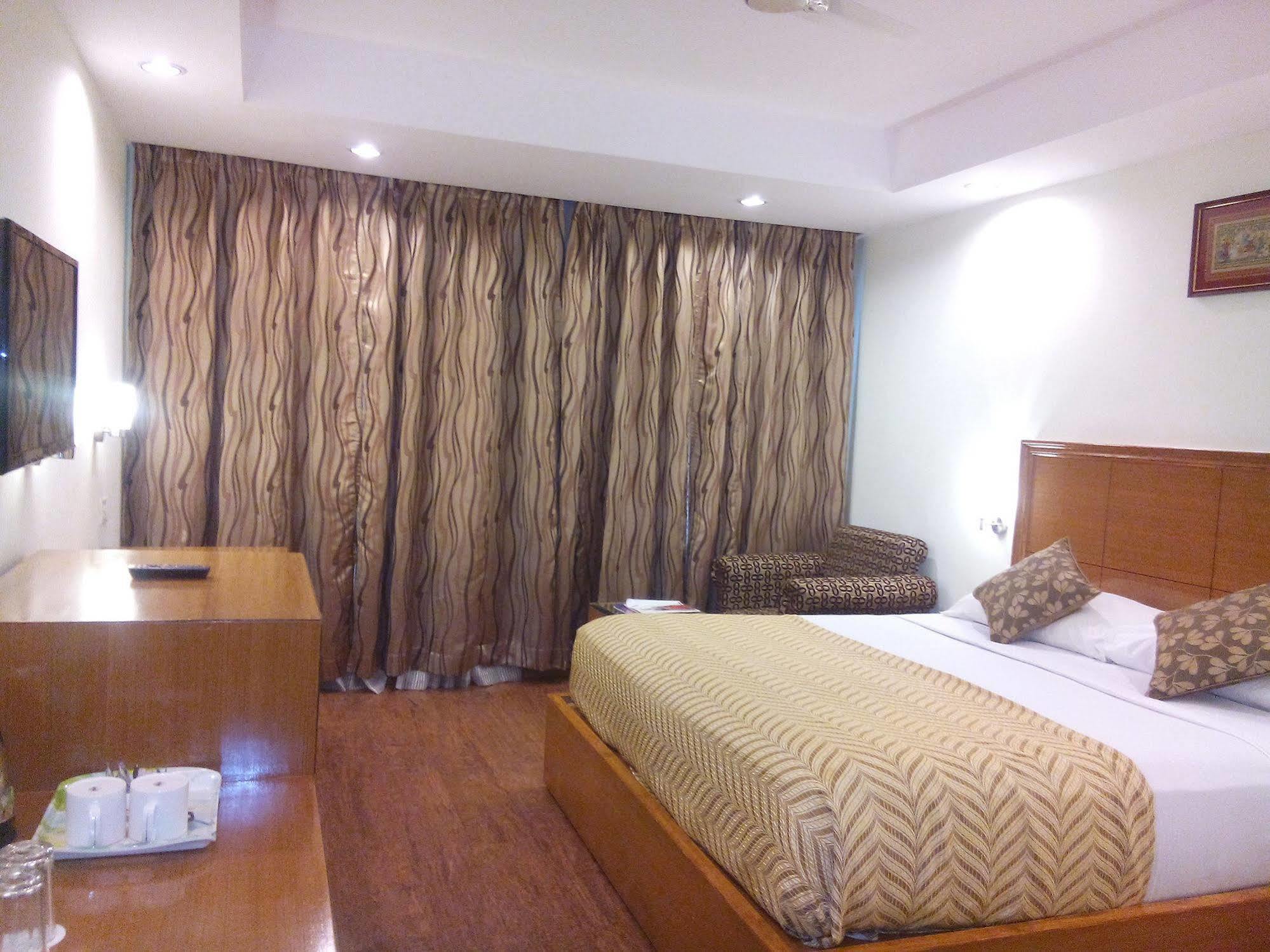 Hotel Kalinga Ashok Bhubaneswar Zewnętrze zdjęcie