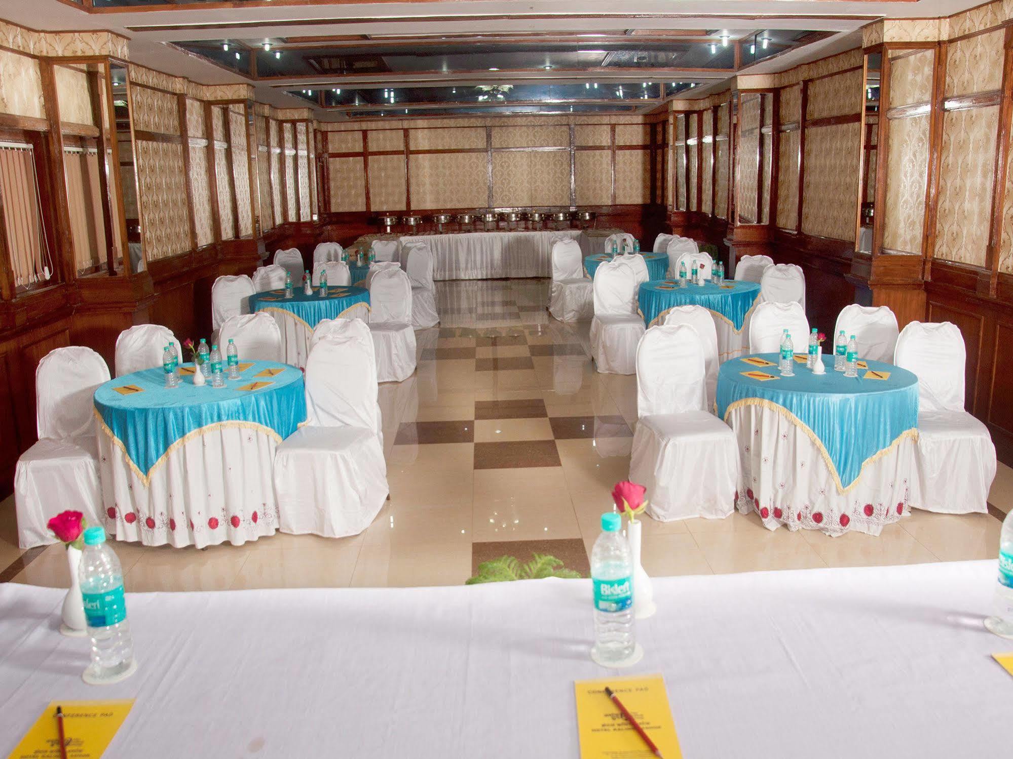 Hotel Kalinga Ashok Bhubaneswar Zewnętrze zdjęcie